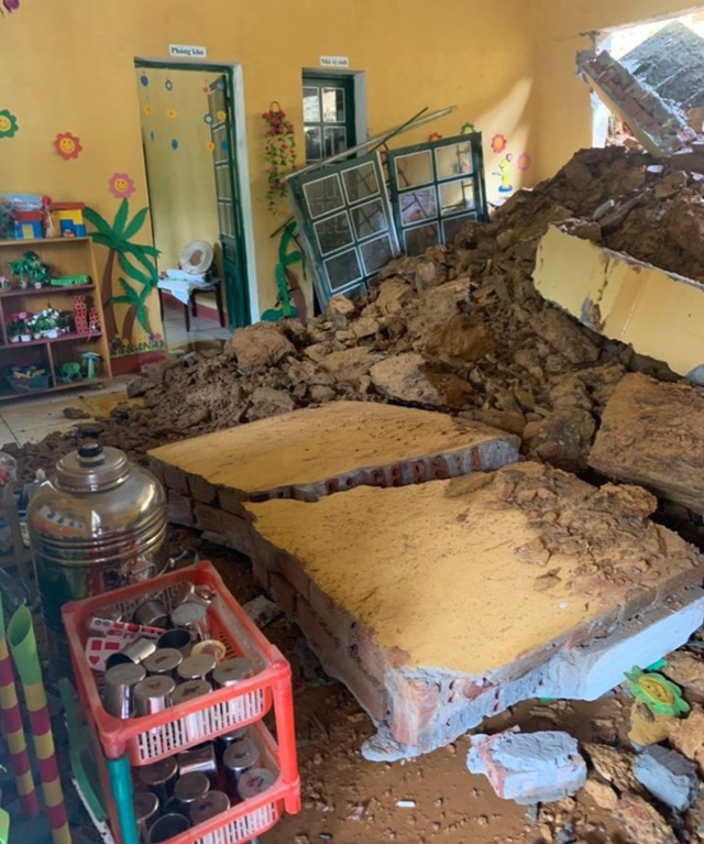 Lao Cai: Landslide at night, a buried classroom - 1