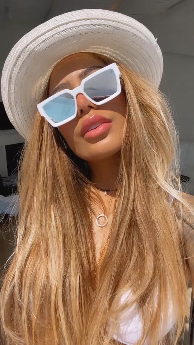 Em gái Neymar diện bikini khoe dáng hút hồn - 2 Em gái Neymar diện bikini khoe dáng hút hồn - 2
