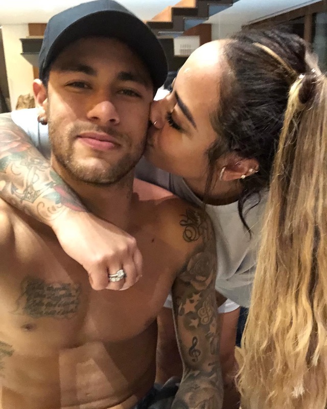 Em gái Neymar diện bikini khoe dáng hút hồn - 4 Em gái Neymar diện bikini khoe dáng hút hồn - 4