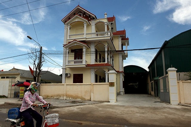 Làng đại gia ở Việt Nam, biệt thự không hiếm, có trăm tỷ phú gây choáng - 4 Làng đại gia ở Việt Nam, biệt thự không hiếm, có trăm tỷ phú gây choáng - 4