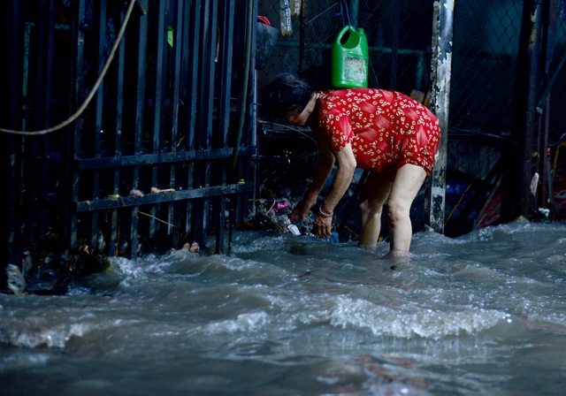 Kẹt xe kinh hoàng ở TPHCM.jpg Kẹt xe kinh hoàng ở TPHCM.jpg
