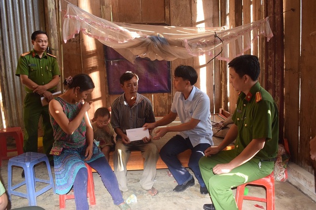 Công an Lào Cai thông tin vụ cổng trường sập đè chết 3 học sinh - 1 Công an Lào Cai thông tin vụ cổng trường sập đè chết 3 học sinh - 1