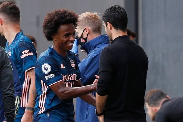Nhìn lại trận đấu Arsenal nhẹ nhàng đoạt ba điểm từ tay Fulham - 13 Nhìn lại trận đấu Arsenal nhẹ nhàng đoạt ba điểm từ tay Fulham - 13