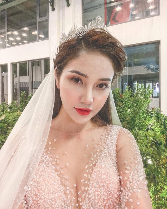 Bạn gái đẹp ngất ngây của chàng thủ môn Văn Biểu - 3 Bạn gái đẹp ngất ngây của chàng thủ môn Văn Biểu - 3