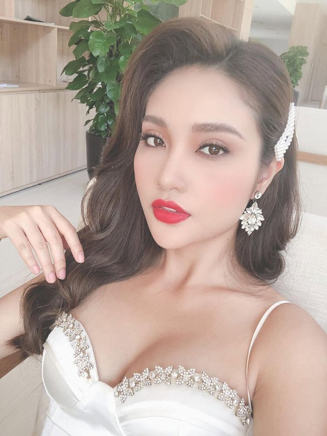 Bạn gái đẹp ngất ngây của chàng thủ môn Văn Biểu - 4 Bạn gái đẹp ngất ngây của chàng thủ môn Văn Biểu - 4