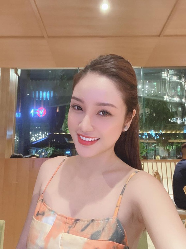 Bạn gái đẹp ngất ngây của chàng thủ môn Văn Biểu - 9 Bạn gái đẹp ngất ngây của chàng thủ môn Văn Biểu - 9