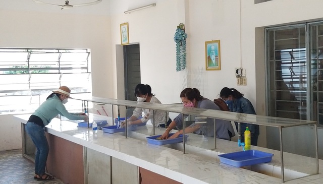 Giáo viên Đà Nẵng “vui như Tết” khi dọn sạch trường, lớp chờ đón học sinh - 6 Giáo viên Đà Nẵng “vui như Tết” khi dọn sạch trường, lớp chờ đón học sinh - 6