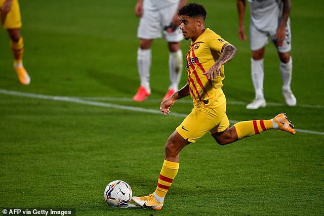 Messi chủ động nhường quyền đá phạt đền cho Griezmann - 6 Messi chủ động nhường quyền đá phạt đền cho Griezmann - 6