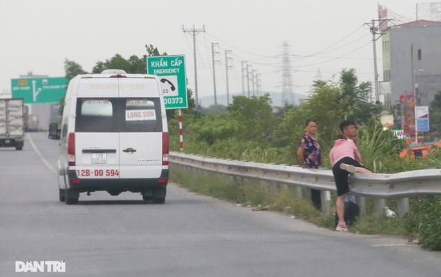 Cái bắt tay ma mãnh qua mặt CSGT của các nhà xe trên tuyến cao tốc - 6 Cái bắt tay ma mãnh qua mặt CSGT của các nhà xe trên tuyến cao tốc - 6