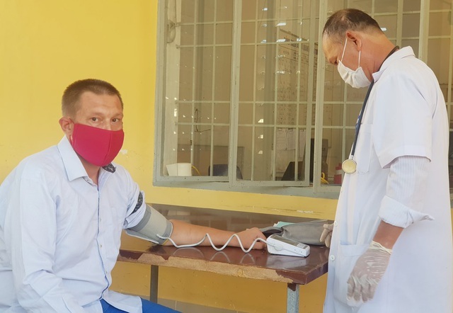 Hỗ trợ 2 người đàn ông Nga lang thang, xúc động chuyện chọn nghề cùng con - 2 Hỗ trợ 2 người đàn ông Nga lang thang, xúc động chuyện chọn nghề cùng con - 2