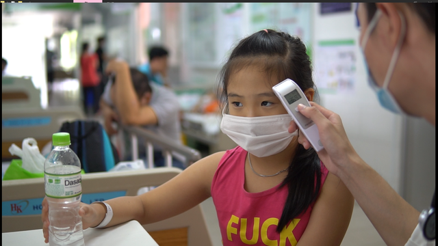 Dùng bữa tại trường, gần 100 học sinh có biểu hiện ngộ độc thực phẩm - 7 Dùng bữa tại trường, gần 100 học sinh có biểu hiện ngộ độc thực phẩm - 7