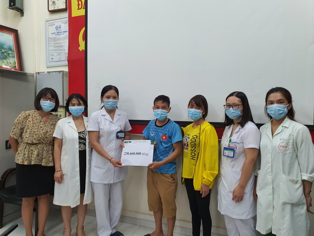 Người phụ nữ sinh con tại phòng cấp cứu được bạn đọc giúp đỡ 238 triệu đồng - 1 Người phụ nữ sinh con tại phòng cấp cứu được bạn đọc giúp đỡ 238 triệu đồng - 1