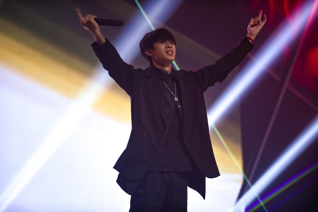 “Nổi da gà” thí sinh King of Rap làm mới hit của diva Hồng Nhung, Bằng Kiều - 7 “Nổi da gà” thí sinh King of Rap làm mới hit của diva Hồng Nhung, Bằng Kiều - 7