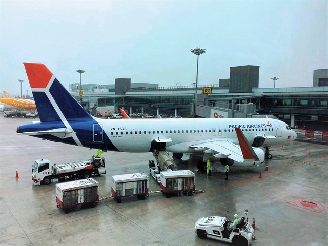 Đưa 360 người Việt từ Singapore về nước - 5 Đưa 360 người Việt từ Singapore về nước - 5