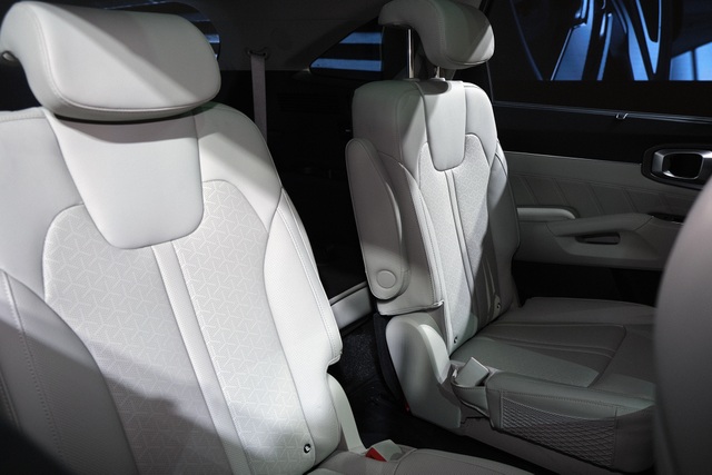 Chi tiết Kia Sorento 2021: xe Hàn Quốc có gì với giá cao nhất 1,349 tỷ? - 9 Chi tiết Kia Sorento 2021: xe Hàn Quốc có gì với giá cao nhất 1,349 tỷ? - 9