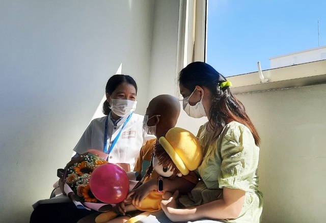Bé gái 8 tuổi được ghép tế bào gốc tự thân thành công - 1 Bé gái 8 tuổi được ghép tế bào gốc tự thân thành công - 1