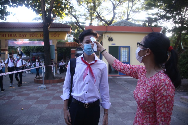 Ngày đầu học sinh Đà Nẵng đến trường: Siết chặt phòng, chống dịch Covid-19 - 3 Ngày đầu học sinh Đà Nẵng đến trường: Siết chặt phòng, chống dịch Covid-19 - 3