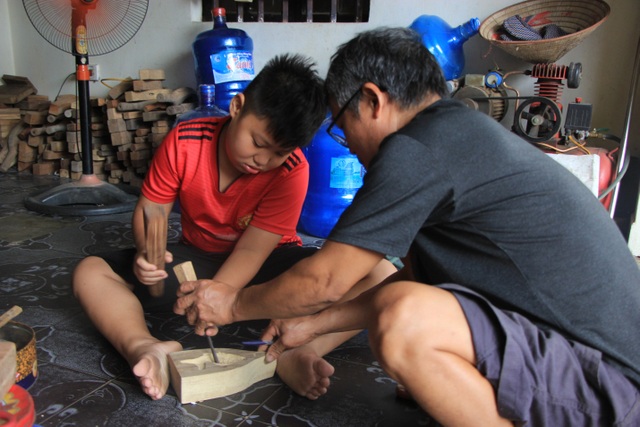 Nghệ nhân 40 năm “giữ hồn” cho chiếc bánh Trung thu truyền thống - 7 Nghệ nhân 40 năm “giữ hồn” cho chiếc bánh Trung thu truyền thống - 7