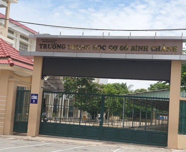 TPHCM: Trường trả lại “tiền ghế ngồi học sinh” do “nhầm dấu mộc”? - 2 TPHCM: Trường trả lại “tiền ghế ngồi học sinh” do “nhầm dấu mộc”? - 2