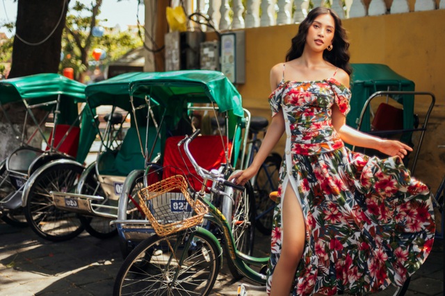 Hoa hậu Tiểu Vy “đẹp lạ” trong buổi sáng bình dị đến nao lòng ở Hội An - 24 Hoa hậu Tiểu Vy “đẹp lạ” trong buổi sáng bình dị đến nao lòng ở Hội An - 24