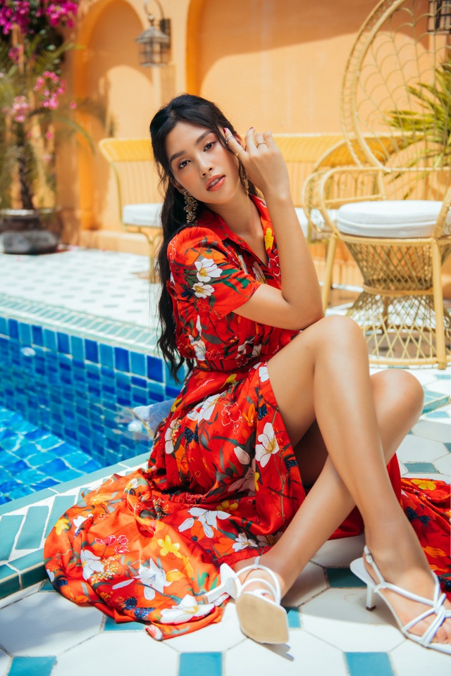 Hoa hậu Tiểu Vy “đẹp lạ” trong buổi sáng bình dị đến nao lòng ở Hội An - 6 Hoa hậu Tiểu Vy “đẹp lạ” trong buổi sáng bình dị đến nao lòng ở Hội An - 6