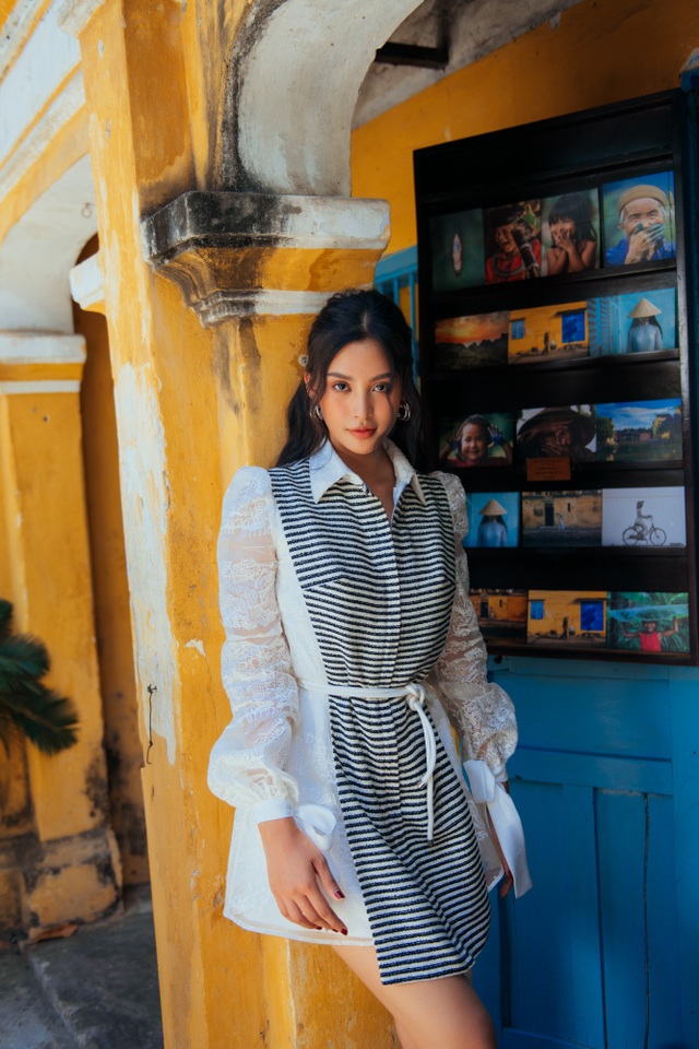 Hoa hậu Tiểu Vy “đẹp lạ” trong buổi sáng bình dị đến nao lòng ở Hội An - 13 Hoa hậu Tiểu Vy “đẹp lạ” trong buổi sáng bình dị đến nao lòng ở Hội An - 13