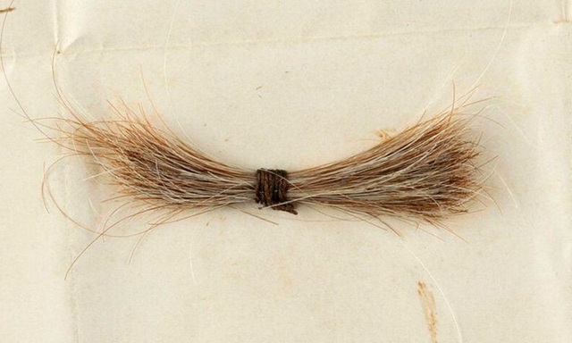 Vật chứng trong vụ ám sát ông Abraham Lincoln được bán gần 2 tỷ đồng - 1 Vật chứng trong vụ ám sát ông Abraham Lincoln được bán gần 2 tỷ đồng - 1