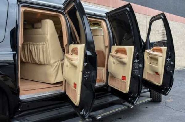 Bị thất sủng, chiếc SUV 6 cửa chống đạn của Vua Jordan rớt gần 90% giá trị - 3 Bị thất sủng, chiếc SUV 6 cửa chống đạn của Vua Jordan rớt gần 90% giá trị - 3