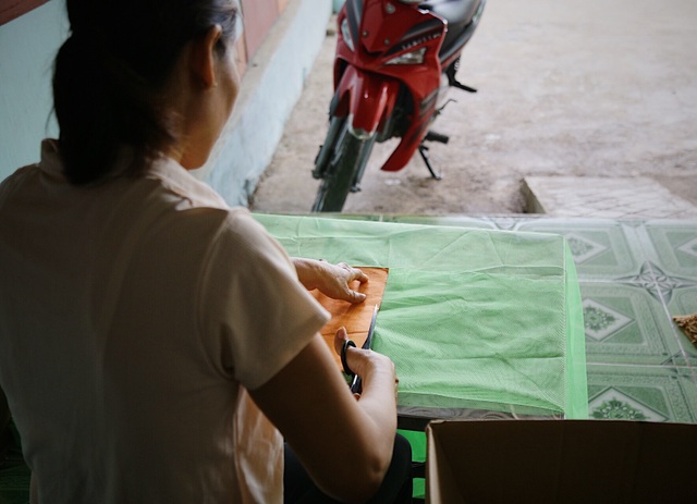 Nữ công nhân chật vật mưu sinh vì công ty cắt giảm nhân sự - 8 Nữ công nhân chật vật mưu sinh vì công ty cắt giảm nhân sự - 8