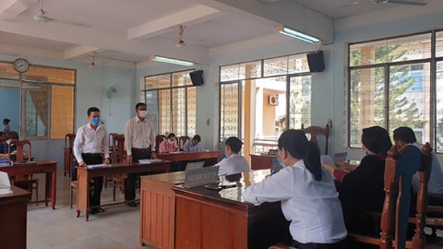 Vụ kiện chấm dứt HĐLĐ tại Đắk Lắk: Nguyên đơn không đồng ý với án phúc thẩm - 1 Vụ kiện chấm dứt HĐLĐ tại Đắk Lắk: Nguyên đơn không đồng ý với án phúc thẩm - 1