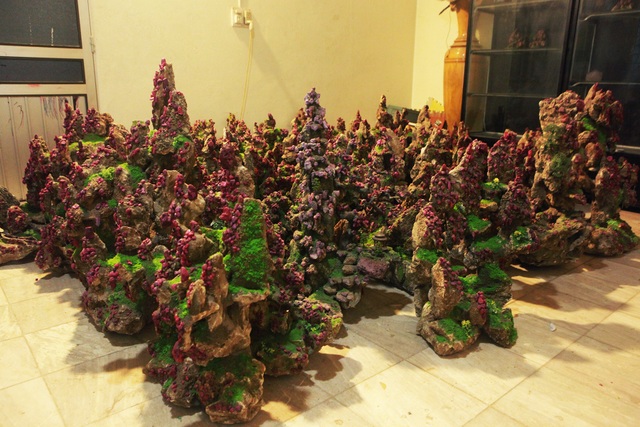 Chiêm ngưỡng hòn non bộ được ghép từ đá ruby có giá gần 2 tỷ đồng - 6 Chiêm ngưỡng hòn non bộ được ghép từ đá ruby có giá gần 2 tỷ đồng - 6