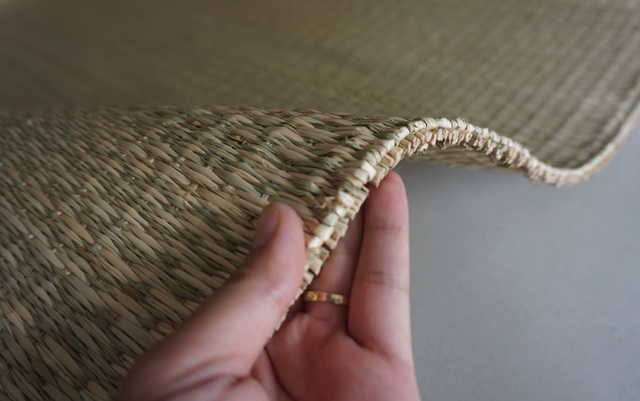 Chiếu cói 1 triệu đồng/chiếc, thợ dệt “bó tay” vì thiếu nguyên liệu - 2 Chiếu cói 1 triệu đồng/chiếc, thợ dệt “bó tay” vì thiếu nguyên liệu - 2