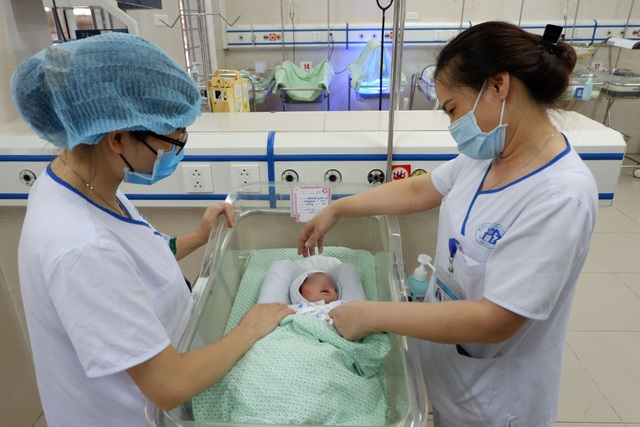 Thai nhi hồi sinh sau khi bị phá bỏ ở tuần 31 xuất viện về tổ ấm mới - 4