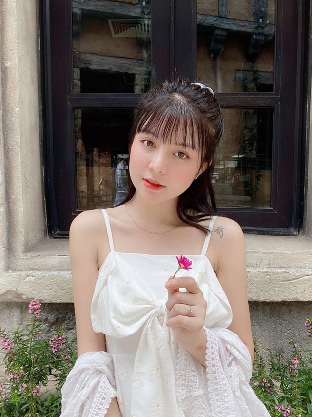 Hot streamer xinh đẹp: “Với mình, mọi lời gạ gẫm đều trở nên vô nghĩa” - 5 Hot streamer xinh đẹp: “Với mình, mọi lời gạ gẫm đều trở nên vô nghĩa” - 5