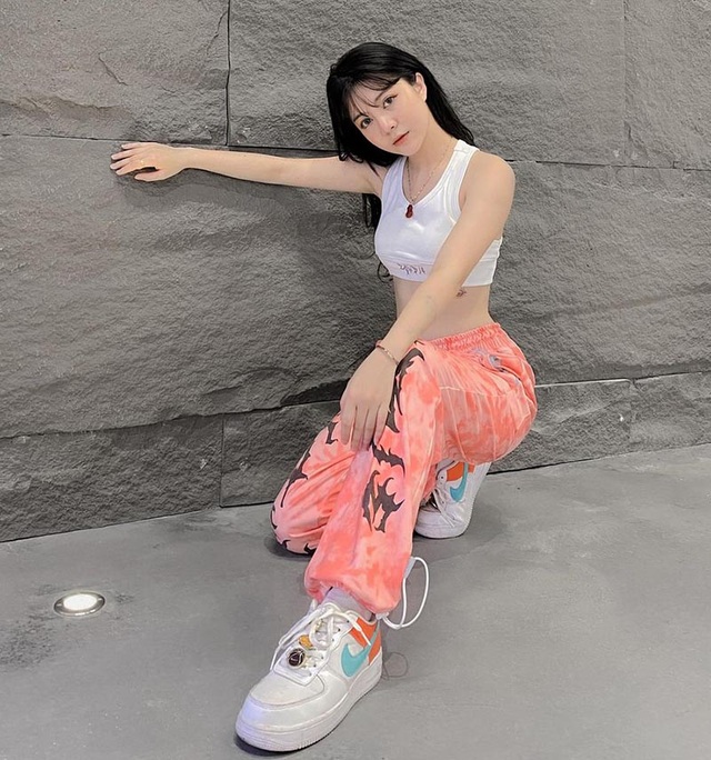 Hot streamer xinh đẹp: “Với mình, mọi lời gạ gẫm đều trở nên vô nghĩa” - 6 Hot streamer xinh đẹp: “Với mình, mọi lời gạ gẫm đều trở nên vô nghĩa” - 6
