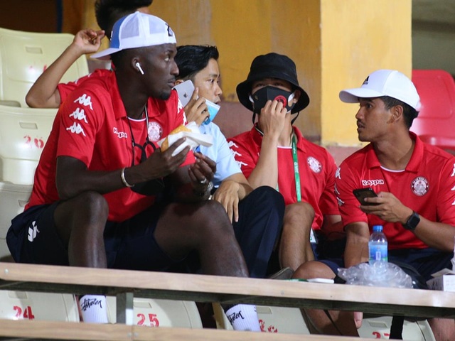 CLB Hà Nội 5-1 CLB TP.HCM: Văn Quyết, Quang Hải tỏa sáng rực rỡ - 17 CLB Hà Nội 5-1 CLB TP.HCM: Văn Quyết, Quang Hải tỏa sáng rực rỡ - 17