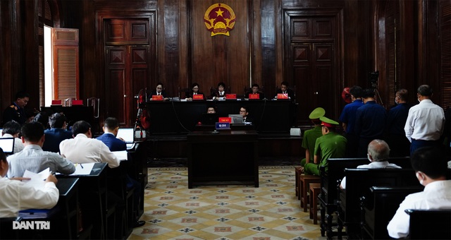 Toàn cảnh buổi đầu tiên xét xử ông Nguyễn Thành Tài và đồng phạm - 15