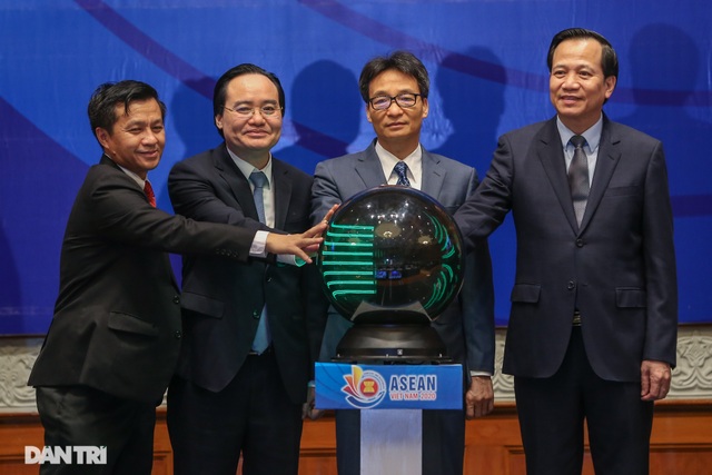Bộ trưởng Đào Ngọc Dung: ASEAN xác định con người là trung tâm phát triển - 1 Bộ trưởng Đào Ngọc Dung: ASEAN xác định con người là trung tâm phát triển - 1
