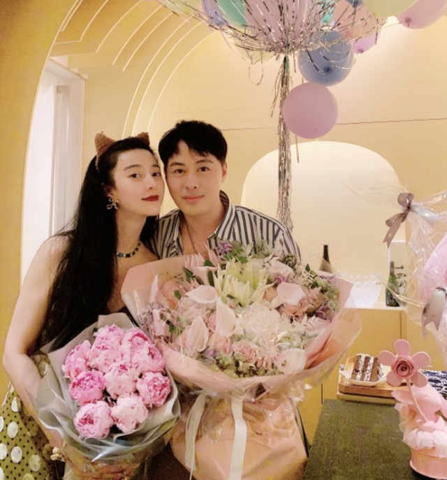 Phạm Băng Băng đón tuổi mới, không có Lý Thần bên cạnh - 2 Phạm Băng Băng đón tuổi mới, không có Lý Thần bên cạnh - 2