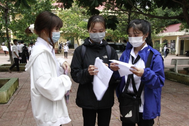 Đắk Lắk: 8 trường có tỷ lệ đậu tốt nghiệp 100% - 1 Đắk Lắk: 8 trường có tỷ lệ đậu tốt nghiệp 100% - 1