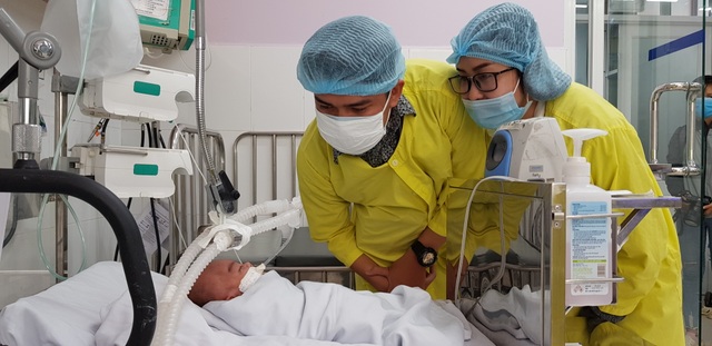 Abandoned Child in Temple Courtyard: Mother Wept When She Received Her Baby - 6