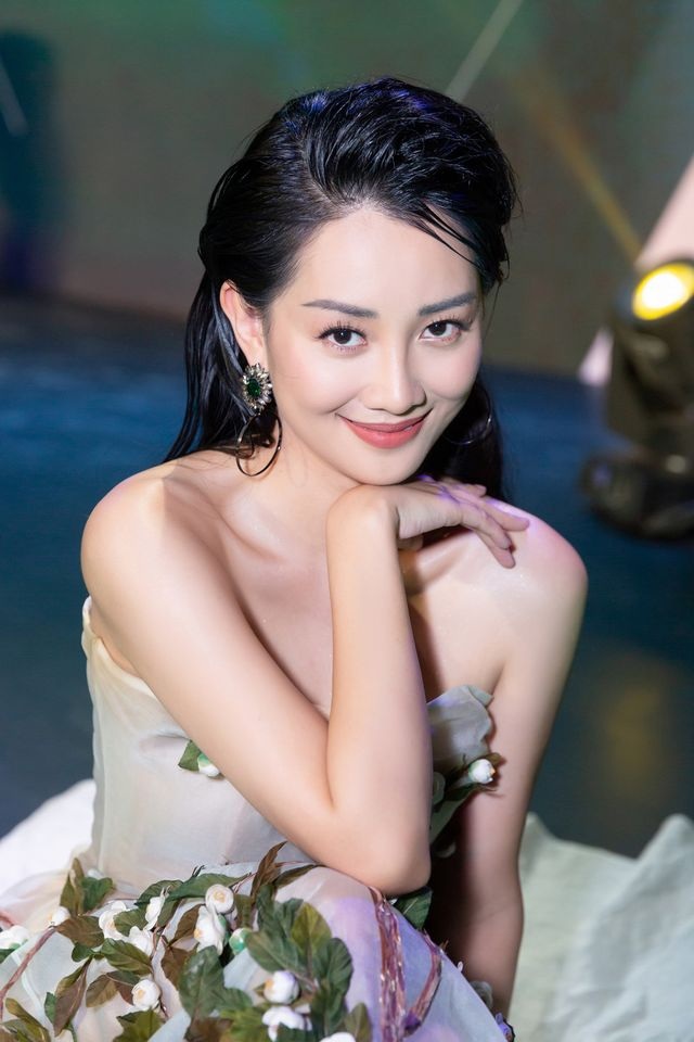 MC Quỳnh Chi lên tiếng về thông tin sai sự thật mối quan hệ với Thuỳ Dung - 3 MC Quỳnh Chi lên tiếng về thông tin sai sự thật mối quan hệ với Thuỳ Dung - 3