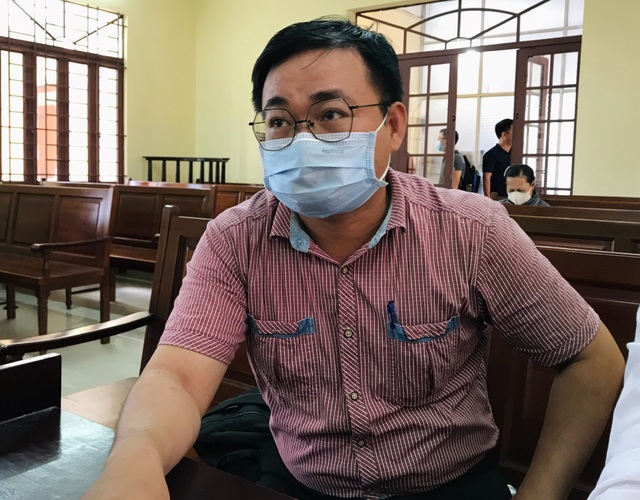 Vụ “thầy cho trò tái hiện cảnh nóng” kiện nhà trường: Một dấu lặng buồn! - 2 Vụ “thầy cho trò tái hiện cảnh nóng” kiện nhà trường: Một dấu lặng buồn! - 2