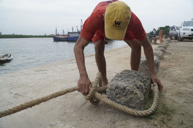 Nhiều tỉnh miền Trung “cấm biển”, cho học sinh nghỉ học tránh bão - 6 Nhiều tỉnh miền Trung “cấm biển”, cho học sinh nghỉ học tránh bão - 6