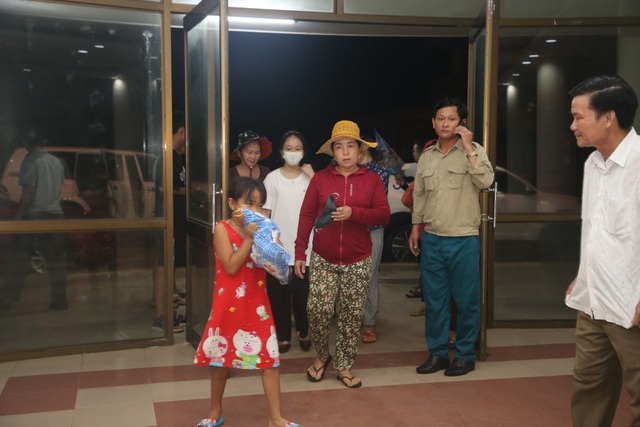 Quảng Trị khẩn trương sơ tán dân đến nơi an toàn trú bão - 2 Quảng Trị khẩn trương sơ tán dân đến nơi an toàn trú bão - 2
