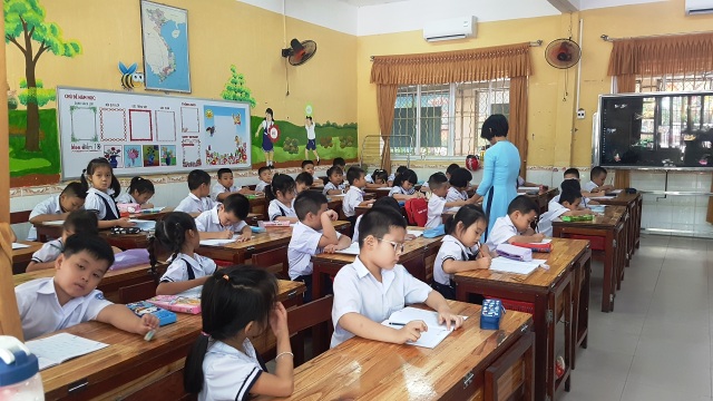 Quảng Ngãi, Huế: Thông báo khẩn cho học sinh nghỉ chống bão - 2 Quảng Ngãi, Huế: Thông báo khẩn cho học sinh nghỉ chống bão - 2