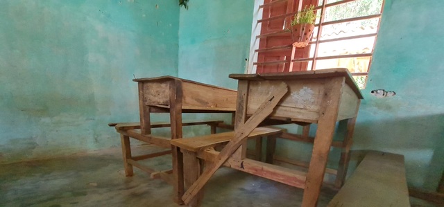 Vụ trường học sắp sập ở Nghệ An: Sau cơn bão, mái ngói bị sập hàng loạt - 11 Vụ trường học sắp sập ở Nghệ An: Sau cơn bão, mái ngói bị sập hàng loạt - 11