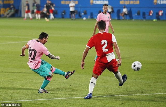 Messi lập cú đúp giúp Barcelona thắng trận derby Catalonia - 2 Messi lập cú đúp giúp Barcelona thắng trận derby Catalonia - 2