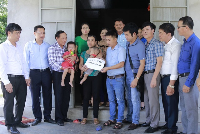 Bạn đọc hỗ trợ gần 1 tỉ đồng giúp đỡ 5 đứa trẻ thôi cảnh khát sữa - 2 Bạn đọc hỗ trợ gần 1 tỉ đồng giúp đỡ 5 đứa trẻ thôi cảnh khát sữa - 2