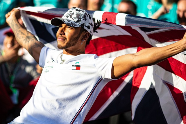 Lewis Hamilton “vô đối” làng F1 trong khoản kiếm tiền - 4 Lewis Hamilton “vô đối” làng F1 trong khoản kiếm tiền - 4